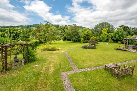 15 Castle Gardens, Dorking, RH4 1NY