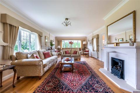 15 Castle Gardens, Dorking, RH4 1NY