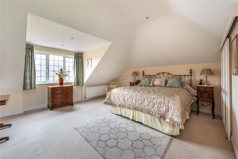 15 Castle Gardens, Dorking, RH4 1NY