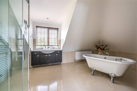 15 Castle Gardens, Dorking, RH4 1NY