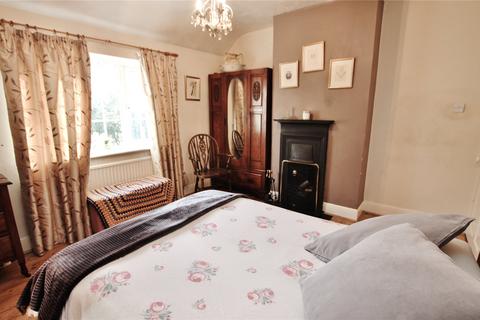 5 Fenns Lane, West End, Woking, GU24 9QF