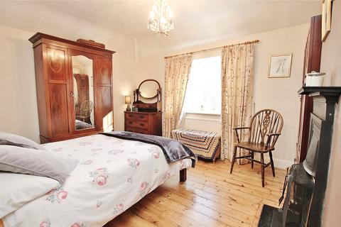 5 Fenns Lane, West End, Woking, GU24 9QF