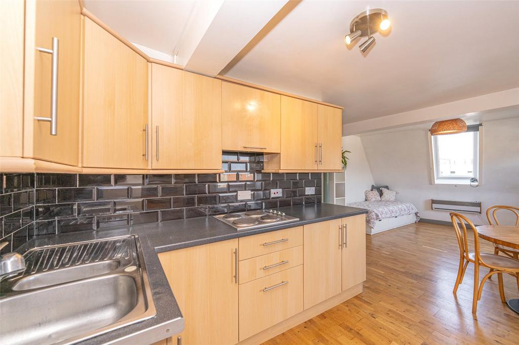 Kitchen Alt