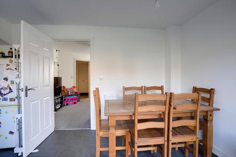 42 Buzzard Way, Cranbrook, Exeter, EX5 7GX