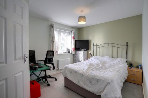 42 Buzzard Way, Cranbrook, Exeter, EX5 7GX
