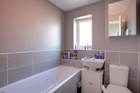 42 Buzzard Way, Cranbrook, Exeter, EX5 7GX
