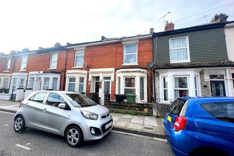 4 bedroom terraced house to rent, Bath Road, Southsea