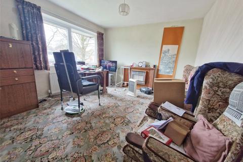 2 bedroom maisonette for sale, Evesham Walk, Alkrington, Middleton, Manchester, M24