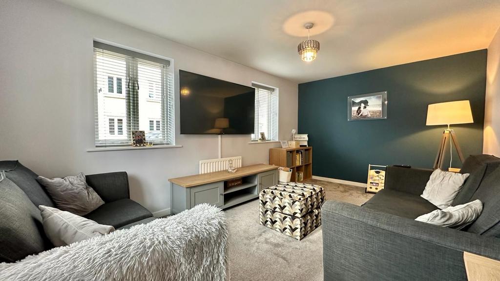 Yellowstone Close, Keresley... 3 bed semidetached house for sale £