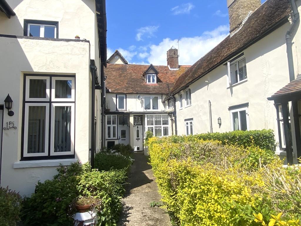 Streete court front path