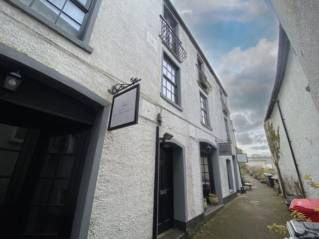 White Hart Yard, Market Place, Ulverston 2 bed for sale £