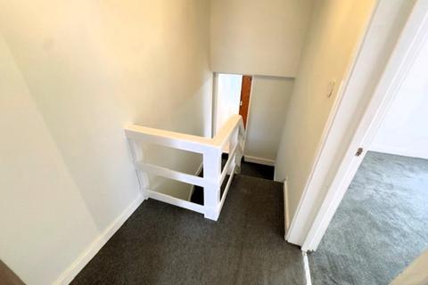 2 bedroom flat to rent - Bolton Road, Swinton, Manchester