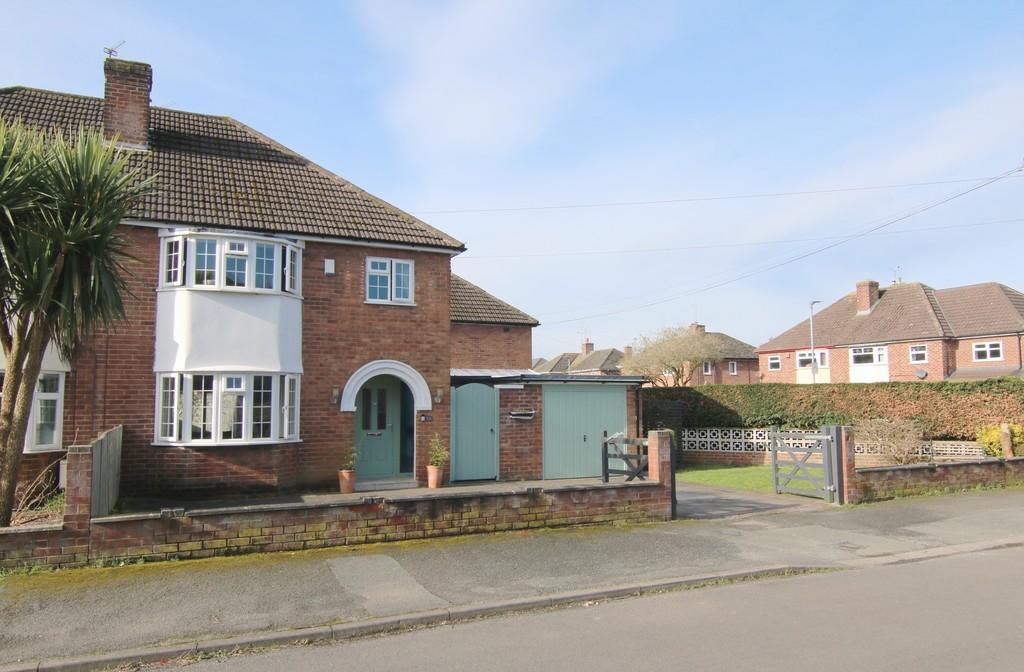 Extended 3 bed semi detached house   Front aspect