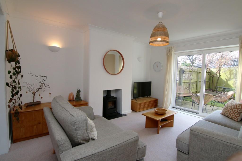 Extended 3 bed semi detached house   Living Room