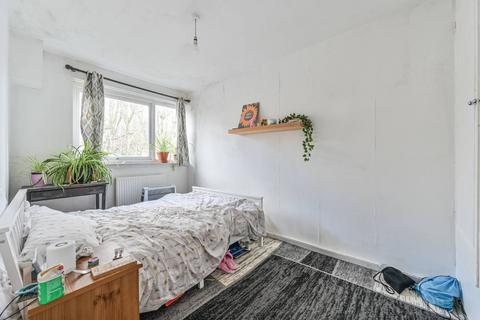 3 bedroom flat for sale, Culvert Road, Battersea, London, SW11