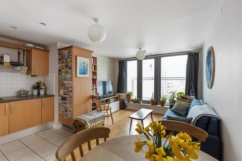 1 bedroom flat for sale, Hardwicks Square, London