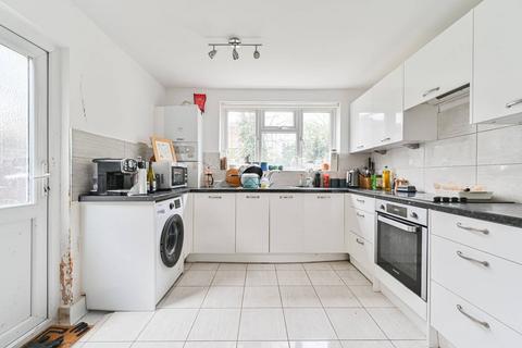 3 bedroom house to rent, Priolo Road, Charlton, London, SE7