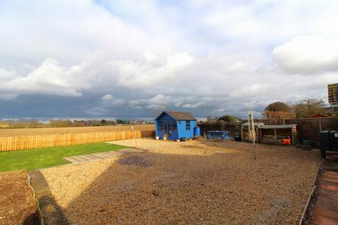 3 bedroom detached bungalow for sale, Hilltop Close, Eagle