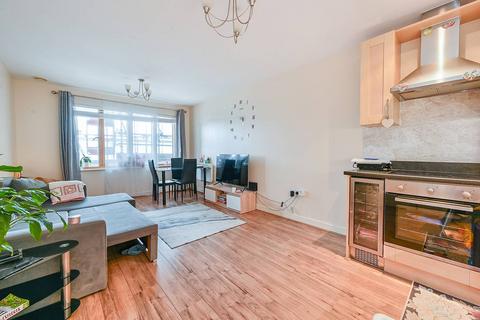 2 bedroom flat for sale, Luminosity Court, Ealing, London, W13