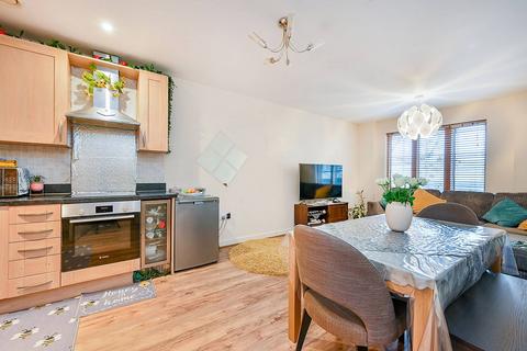 2 bedroom flat for sale, Drayton Green Road, Ealing, London, W13