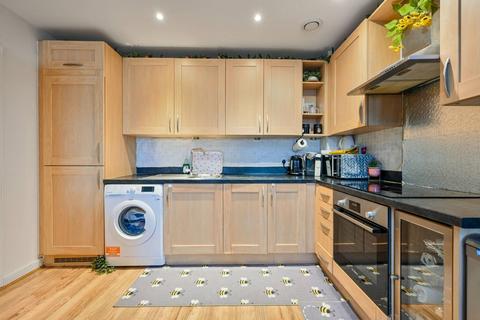 Drayton Green Road, Ealing, London, W13
