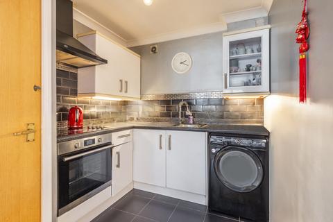 1 bedroom flat for sale, Wheel House, 1 Burrells Wharf Square, London