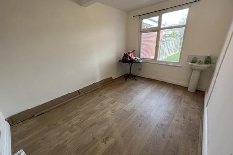 1 bedroom semi-detached house to rent - Northcote Avenue, Southall