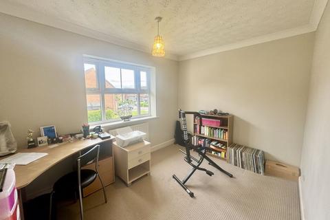 6 Pendeen Close, New Waltham, Grimsby, DN36 4GQ