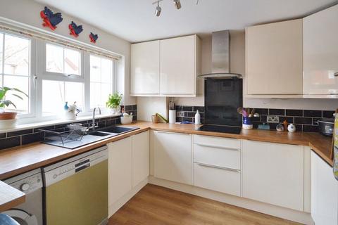 3 bedroom semi-detached house for sale, Fernhurst - Walk of Village, shops, school and countryside