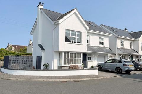 4 bedroom link detached house for sale - Trearddur Bay, Anglesey