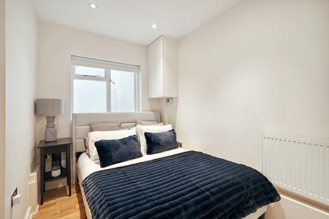 2 bedroom flat to rent, Cornwall Gardens, South Kensington, London