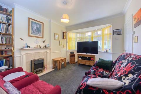 2 bedroom bungalow for sale - Moorcroft, Bilston, WV14 8ES
