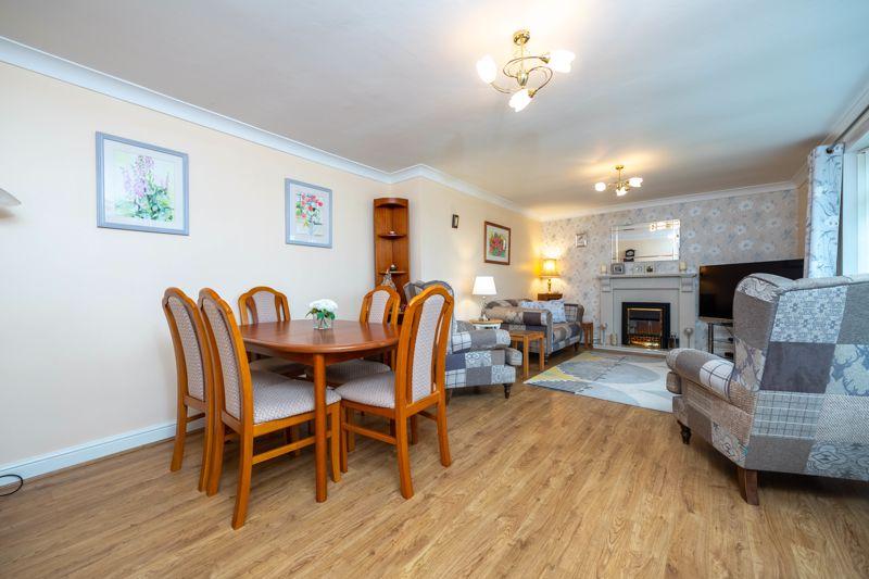 Living/dining room