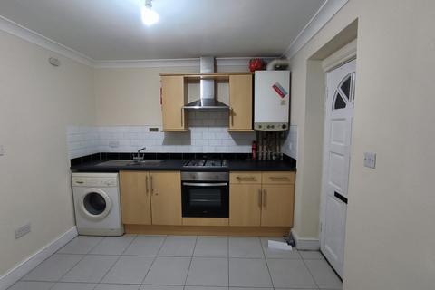 1 bedroom ground floor flat to rent, Penrhyn Crescent