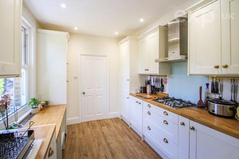 5 bedroom detached house for sale - New Barn Road, Swanley, BR8