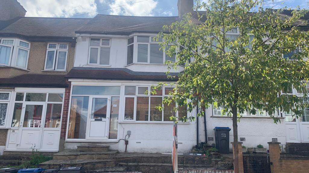 Hatch Road, London SW16 4 bed terraced house £500,000