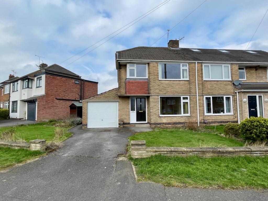 Smithy Croft, Dronfield Woodhouse... 3 bed semidetached house £200,000