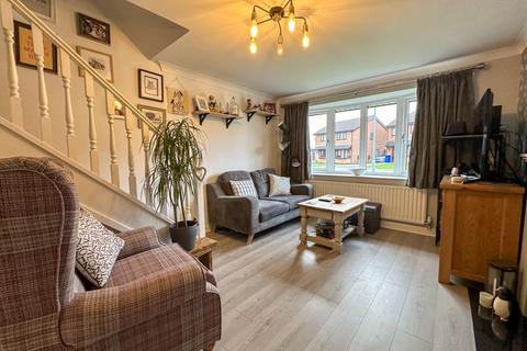 2 bedroom semi-detached house for sale - Freebridge Close, Meir Hay, Stoke-on-Trent, ST3