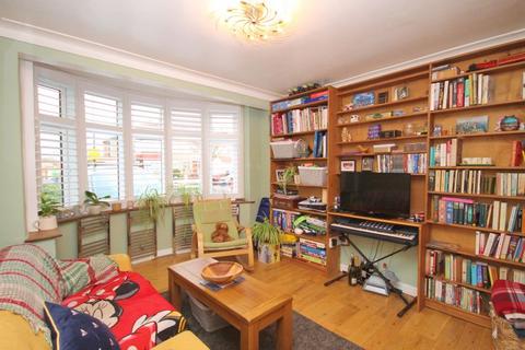 127 Conway Crescent, Perivale, Greenford, UB6 8JB