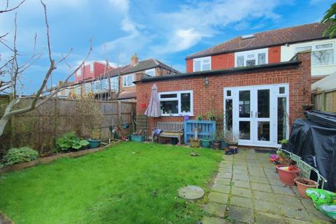 127 Conway Crescent, Perivale, Greenford, UB6 8JB