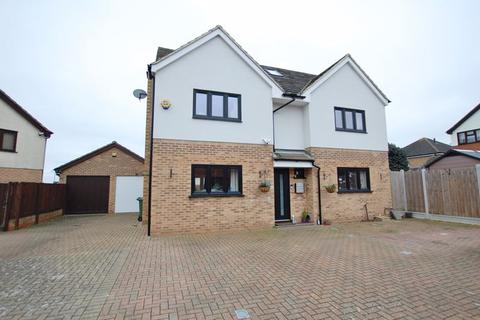 5 bedroom detached house for sale, Orsett