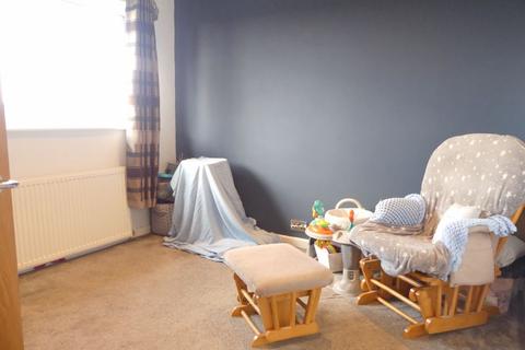 10 Chatsworth Close, Shaw, Oldham, OL2 8EB