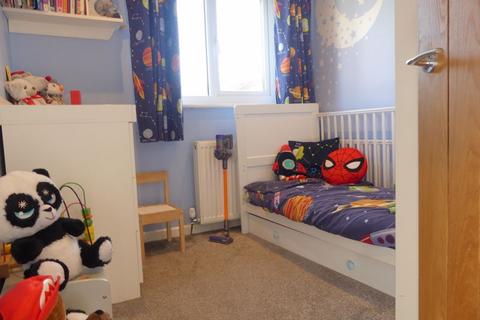 10 Chatsworth Close, Shaw, Oldham, OL2 8EB
