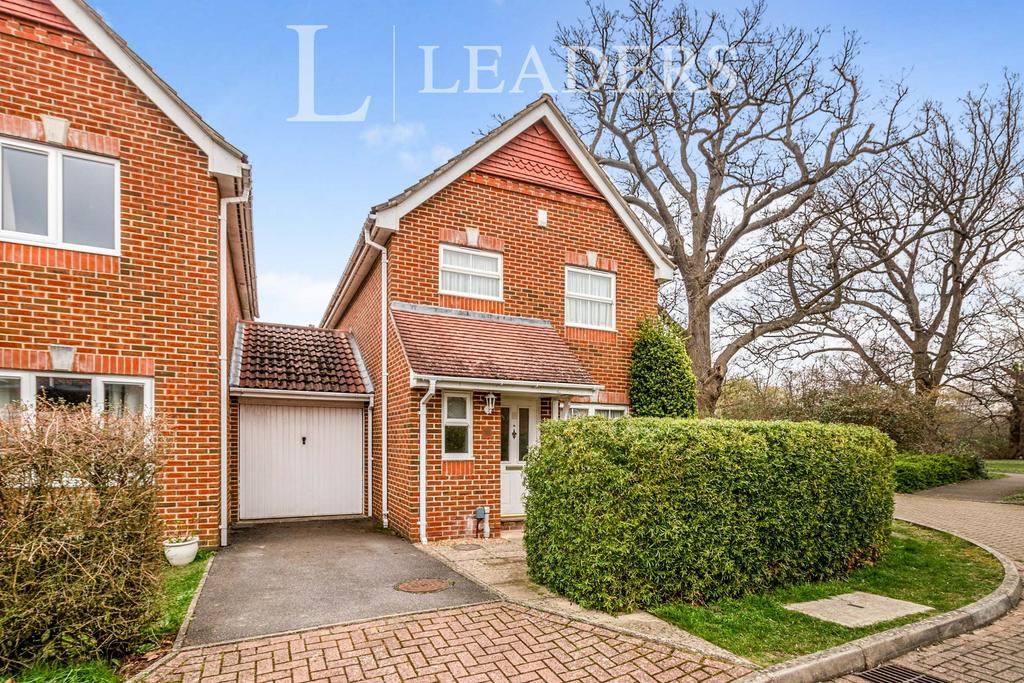 Trotter Way, Epsom, KT19 3 bed detached house - £2,200 pcm (£508 pw)