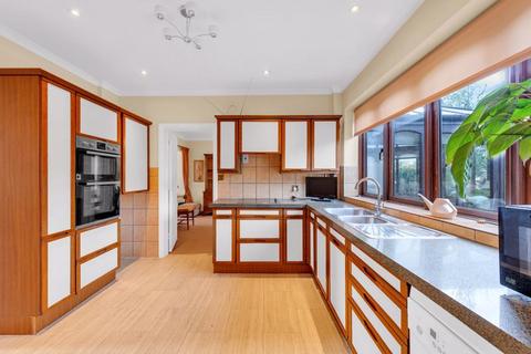 7 Golf Road, Bromley, BR1 2JA