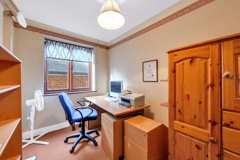 7 Golf Road, Bromley, BR1 2JA
