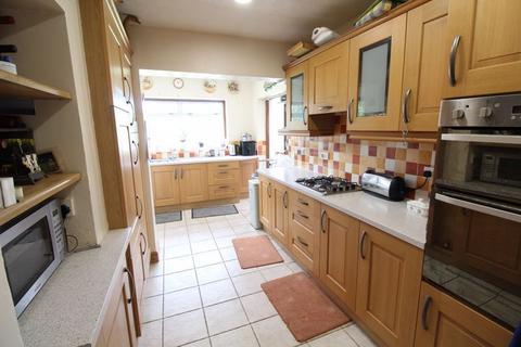 2 bedroom semi-detached bungalow for sale, Bromsgrove Road, Halesowen B62