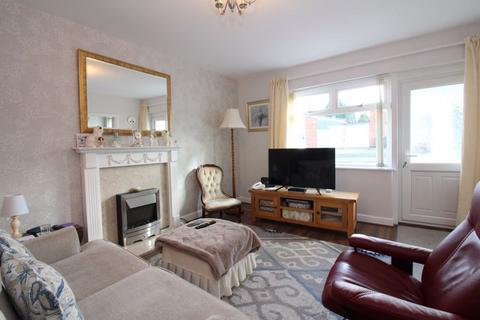 2 bedroom bungalow for sale, Lerryn Close, Kingswinford DY6