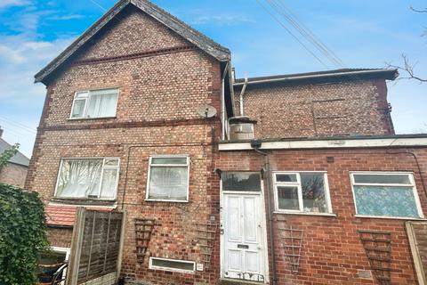 2 bedroom flat to rent, Wellington Road North, Stockport, Greater Manchester, SK4