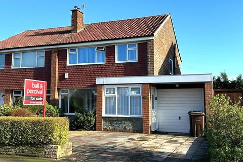 3 bedroom semi-detached house for sale - Kendal Way, Southport, Merseyside, PR8